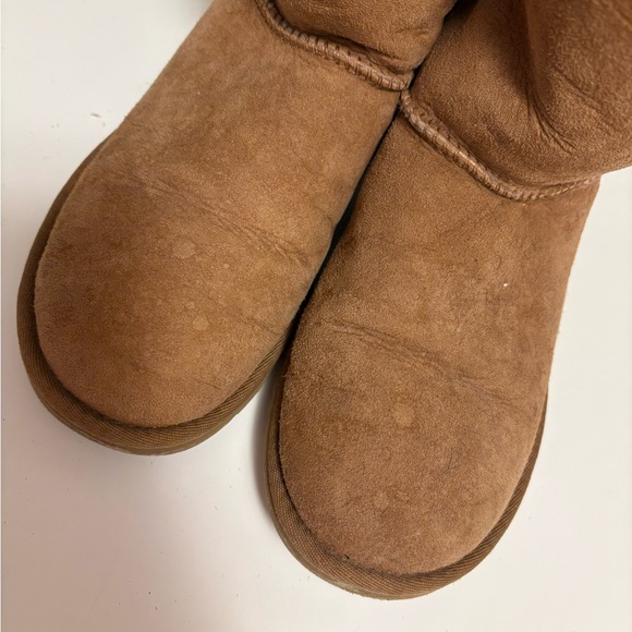 UGG Bailey Button Triplet Boot, size 36 - Picture 5 of 7